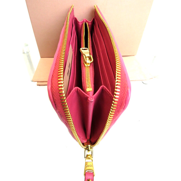 NEW MIU MIU PINK PEONIA MATELASSE LUX LEATHER ZIP GOLD LOGO CONTINENTAL WALLET - Picture 2 of 13